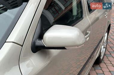 Лифтбек Skoda Octavia 2005 в 
