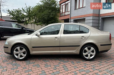 Лифтбек Skoda Octavia 2005 в 