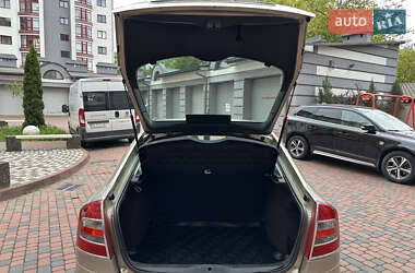 Лифтбек Skoda Octavia 2005 в 