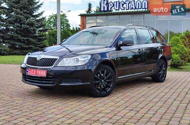 Универсал Skoda Octavia 2010 в Хороле