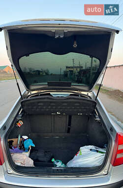 Лифтбек Skoda Octavia 2004 в 