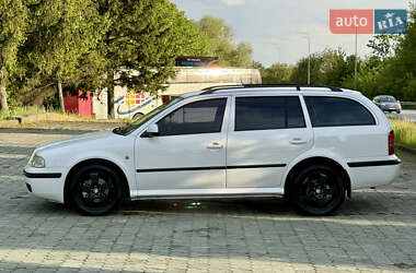 Универсал Skoda Octavia 2010 в 