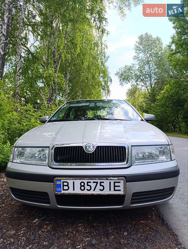 Ліфтбек Skoda Octavia 2004 в Гребінці