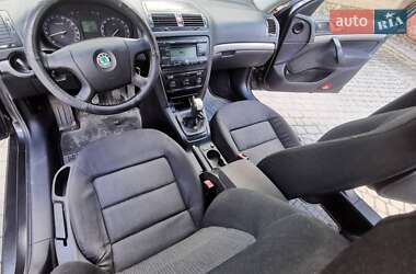 Лифтбек Skoda Octavia 2005 в 