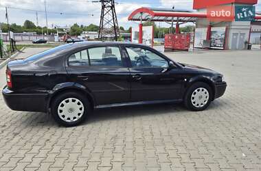 Лифтбек Skoda Octavia 2004 в 