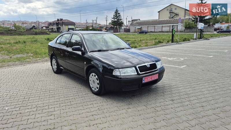 Лифтбек Skoda Octavia 2004 в 