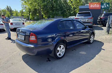 Лифтбек Skoda Octavia 2001 в 