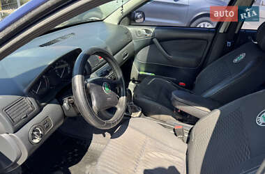Лифтбек Skoda Octavia 2001 в 