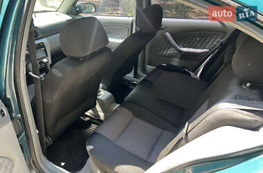 Ліфтбек Skoda Octavia 1998 в 