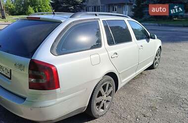 Універсал Skoda Octavia 2007 в Черкасах