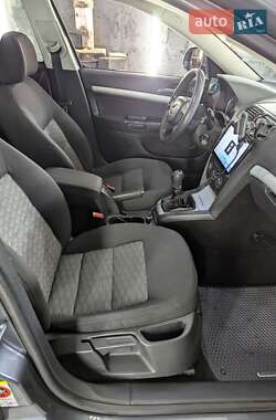Универсал Skoda Octavia 2010 в 