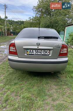 Ліфтбек Skoda Octavia 2001 в 