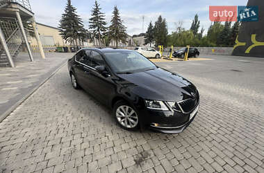 Ліфтбек Skoda Octavia 2018 в 