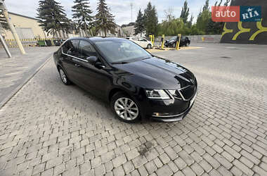 Ліфтбек Skoda Octavia 2018 в 
