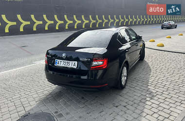 Ліфтбек Skoda Octavia 2018 в 