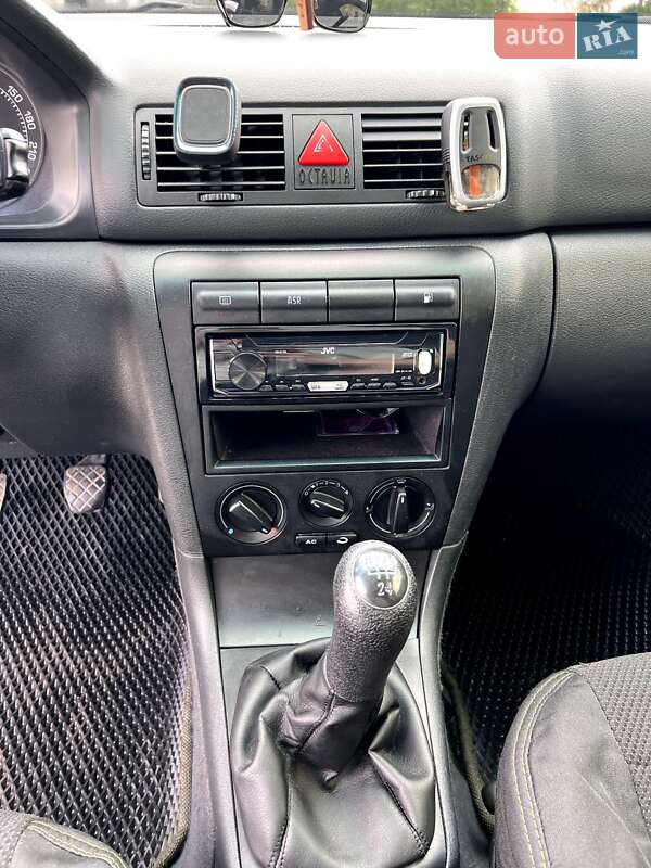 Универсал Skoda Octavia 2002 в Житомире