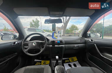 Лифтбек Skoda Octavia 2004 в 
