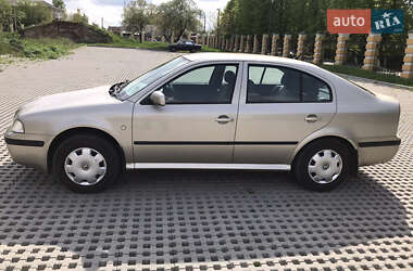 Лифтбек Skoda Octavia 2005 в 