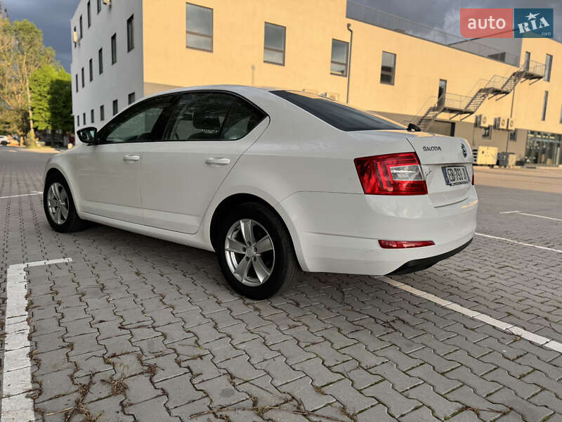 Лифтбек Skoda Octavia 2016 в Хмельницком