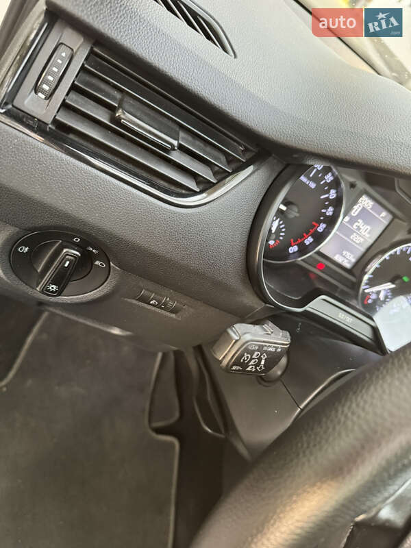 Лифтбек Skoda Octavia 2016 в Хмельницком