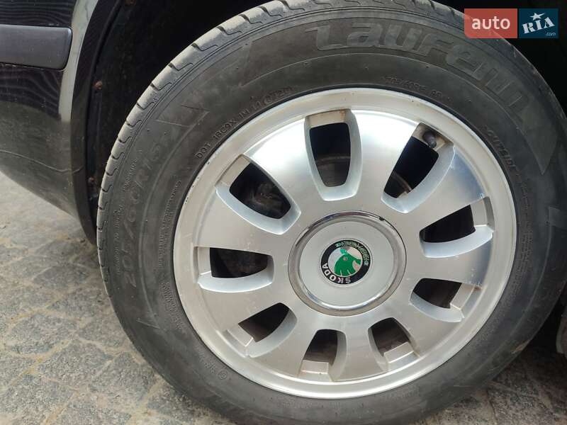 Універсал Skoda Octavia 2003 в Охтирці