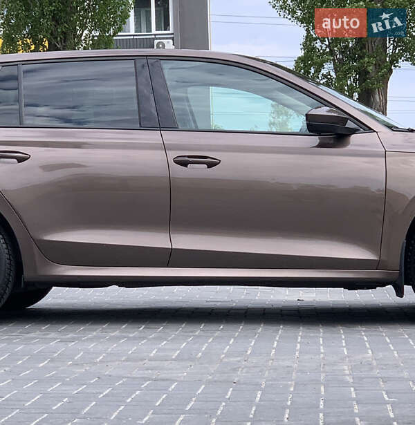 Универсал Skoda Octavia 2021 в Киеве