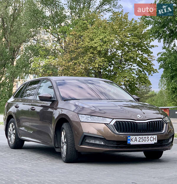 Универсал Skoda Octavia 2021 в Киеве