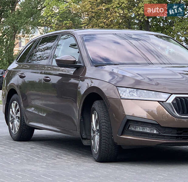 Универсал Skoda Octavia 2021 в Киеве