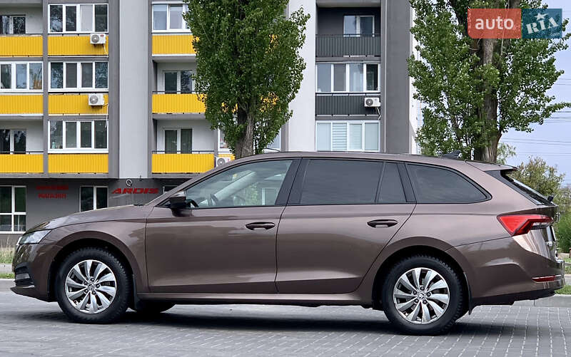 Универсал Skoda Octavia 2021 в Киеве