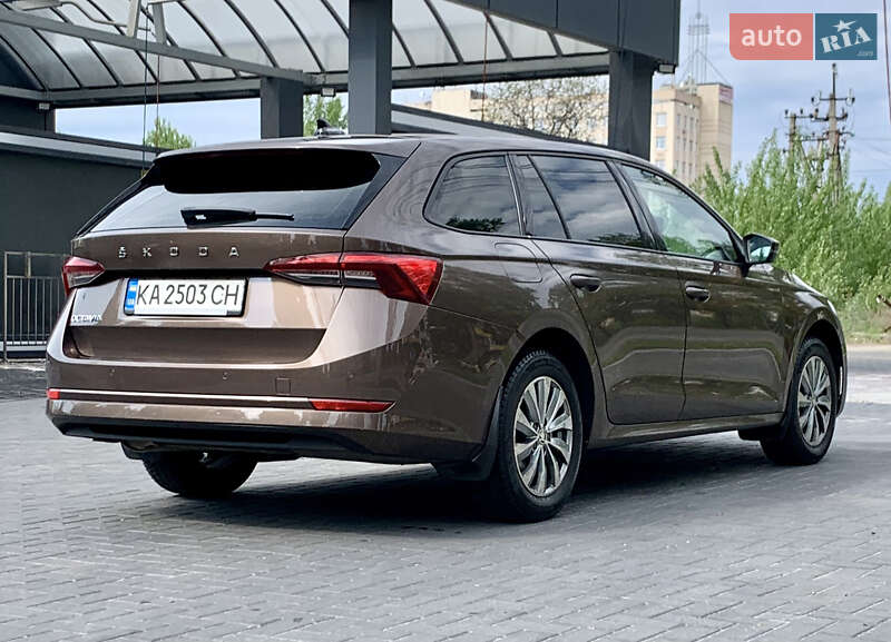 Универсал Skoda Octavia 2021 в Киеве