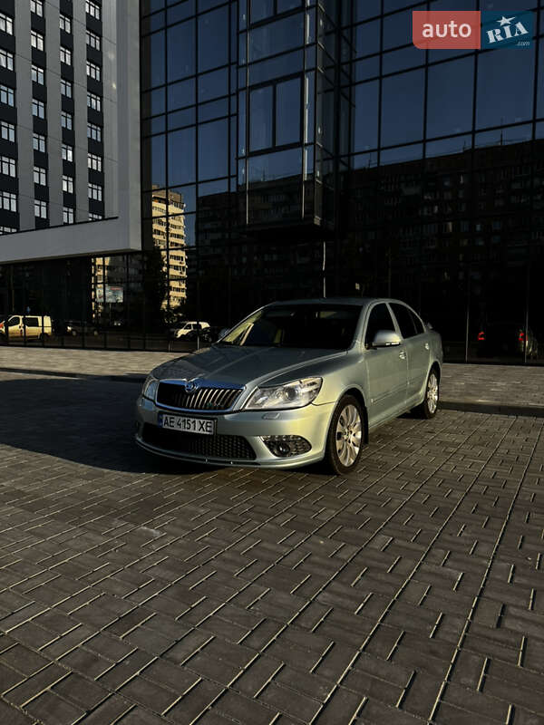 Ліфтбек Skoda Octavia 2010 в Дніпрі