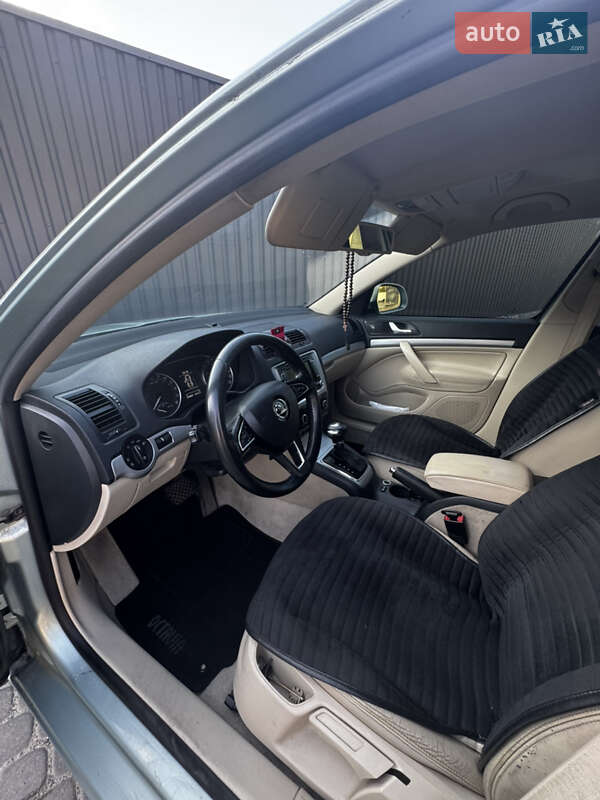 Ліфтбек Skoda Octavia 2010 в Дніпрі