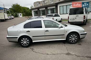 Лифтбек Skoda Octavia 1999 в 