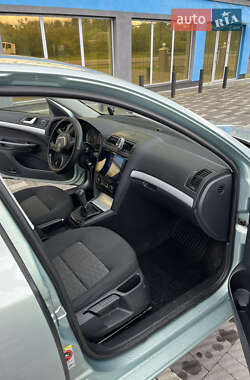 Лифтбек Skoda Octavia 2010 в 