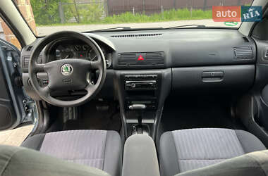 Лифтбек Skoda Octavia 2002 в 