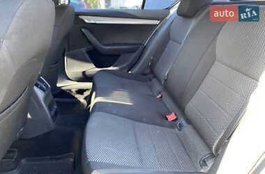Лифтбек Skoda Octavia 2013 в 