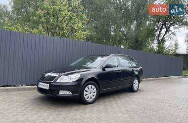 Універсал Skoda Octavia 2010 в Житомирі