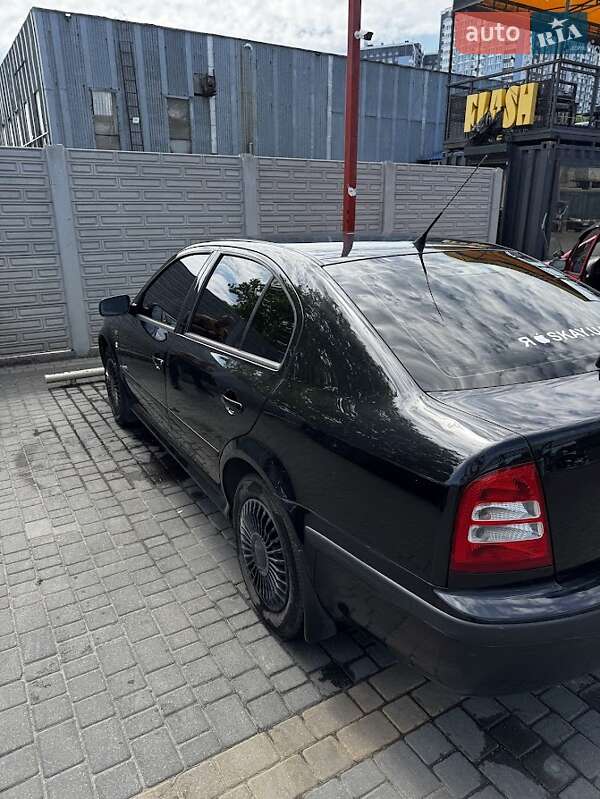 Лифтбек Skoda Octavia 2002 в Одессе