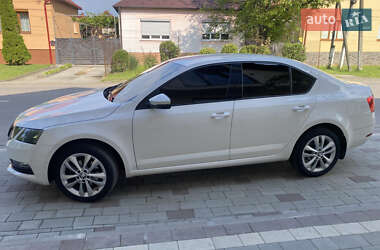 Ліфтбек Skoda Octavia 2018 в 