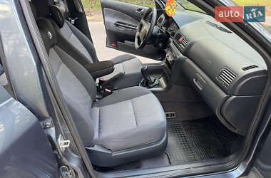 Лифтбек Skoda Octavia 2005 в 
