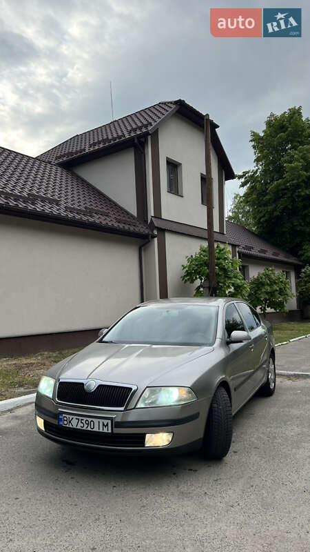 Лифтбек Skoda Octavia 2006 в 