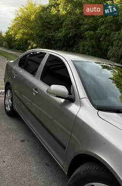 Лифтбек Skoda Octavia 2006 в 