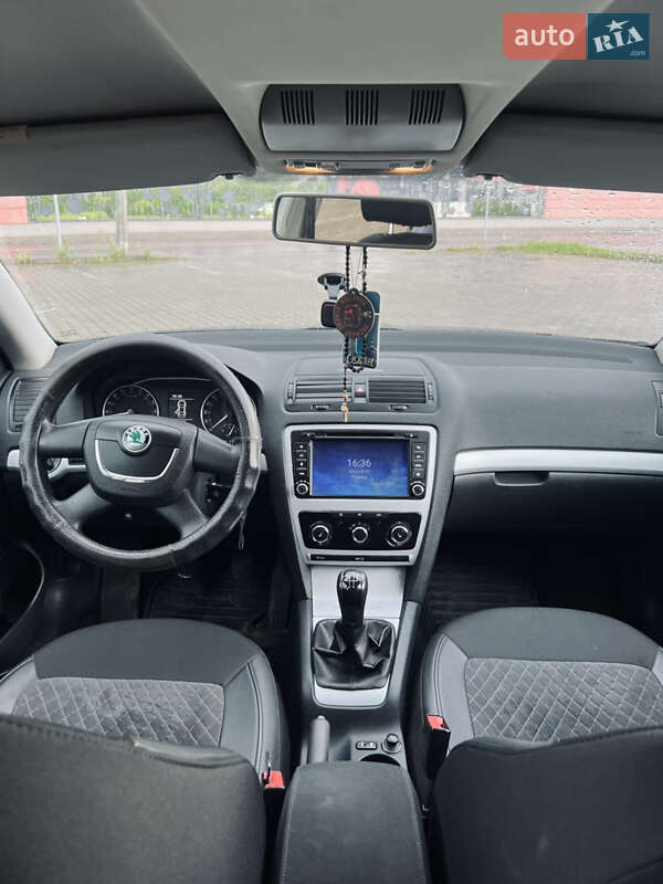 Універсал Skoda Octavia 2010 в Дрогобичі