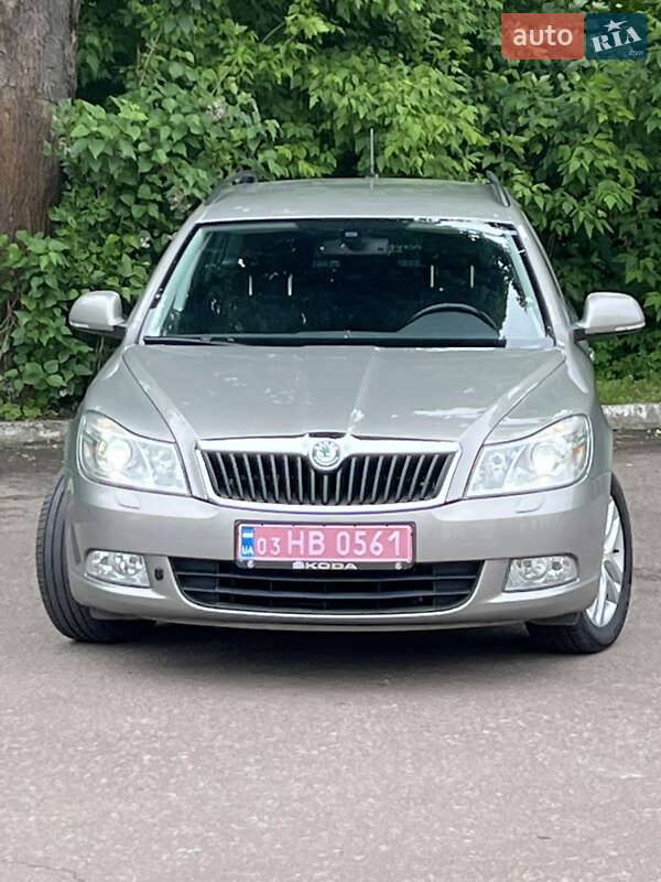 Універсал Skoda Octavia 2012 в Радивиліві