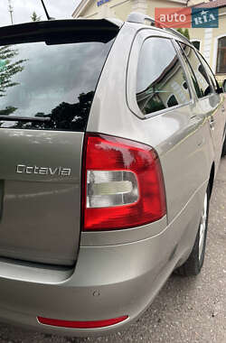 Універсал Skoda Octavia 2012 в 