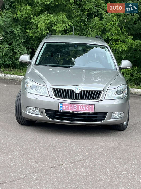 Універсал Skoda Octavia 2012 в Радивиліві