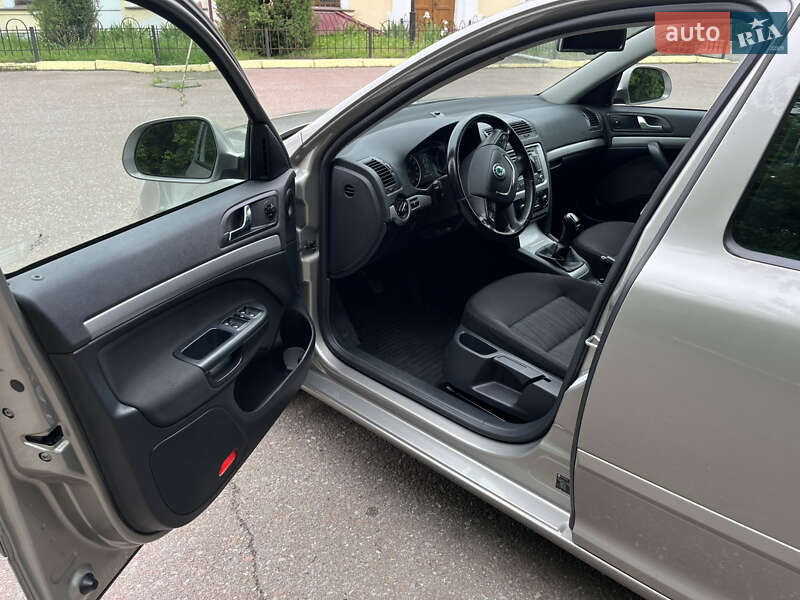 Універсал Skoda Octavia 2012 в Радивиліві