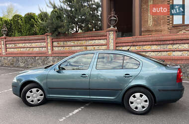 Лифтбек Skoda Octavia 2004 в 