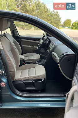 Лифтбек Skoda Octavia 2004 в 