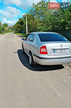 Лифтбек Skoda Octavia 2004 в 